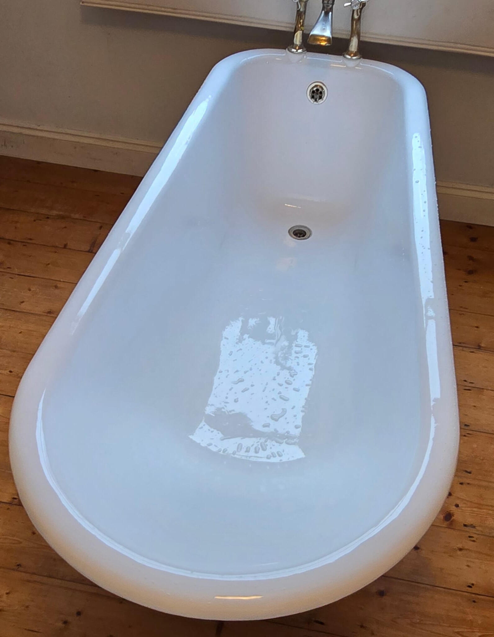 Reenamelling completion Cast iron bath re-enamelling and resurfacing in Gloucester